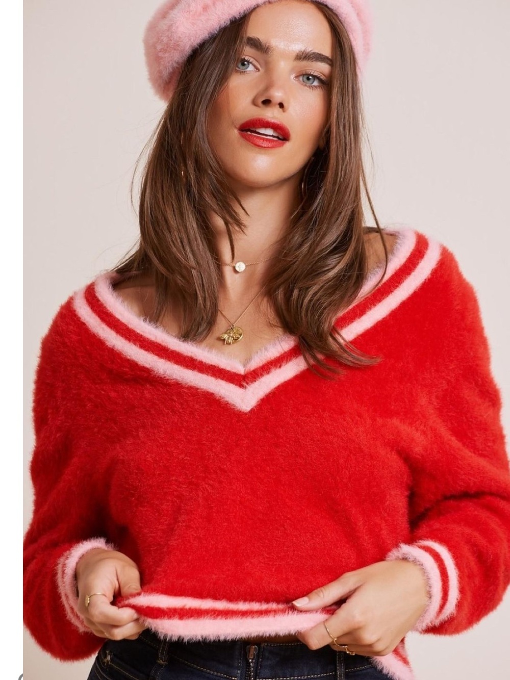 Finders Fuzzy Cropped Sweater Medium Red Pink V-Neck Eyelash Knit